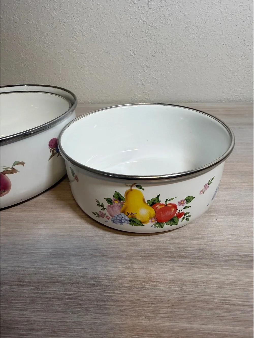 Set of 3 Vintage White Enamelware Nesting Bowls with Fruit Design 1970s